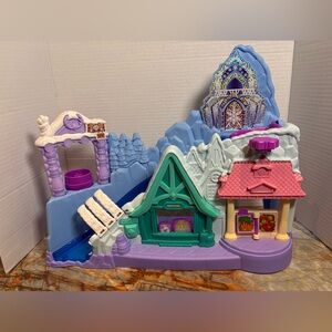 Fisher-Price Little People Disney Frozen Arendelle Sledding Adventures Playset